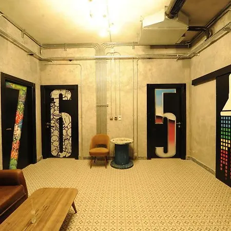 Role Street Hostel